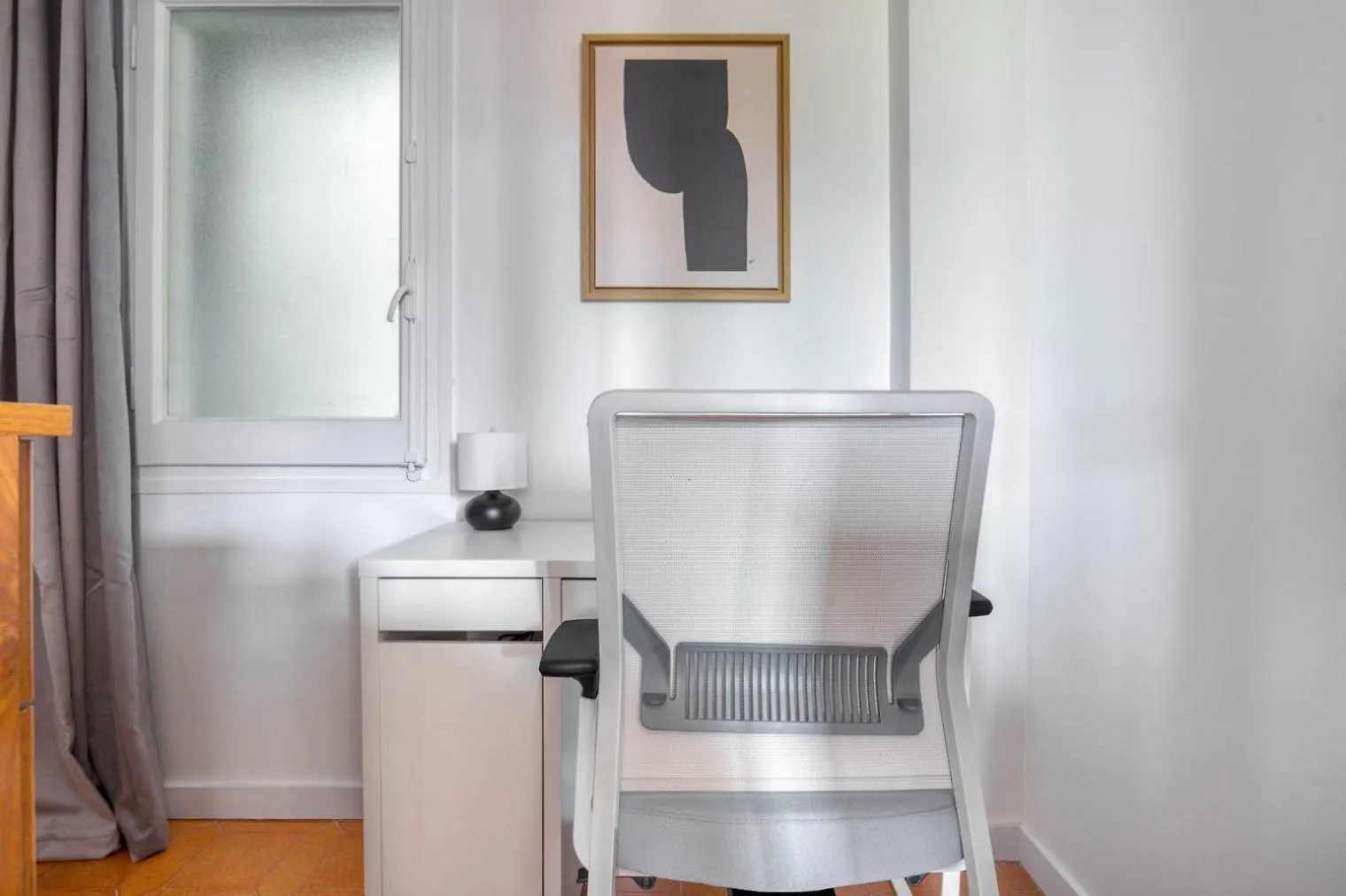 Blueground Les Corts Balcony Furnished Bcn-128 Apartment Barcelona